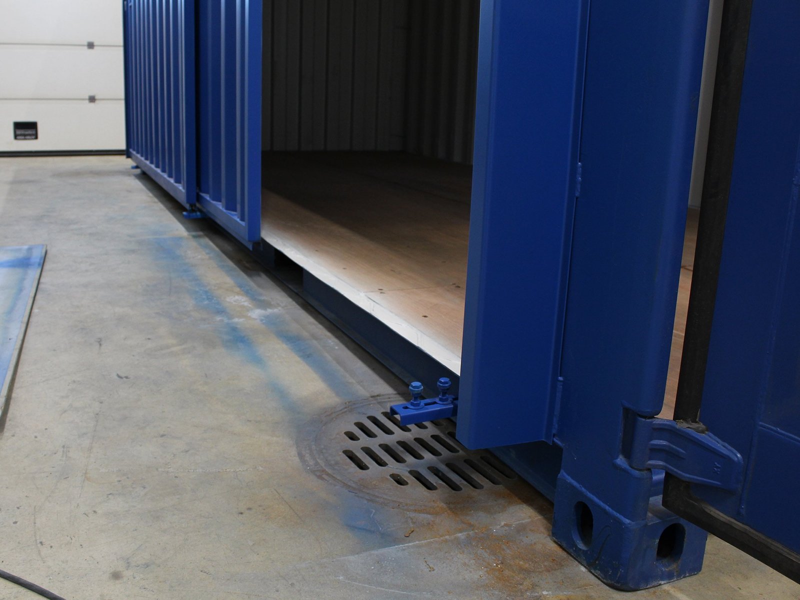 20ft Hi Cube Container (9′ 6″ high) suitable for IBC storage Sliding Door Online | R-H Container Service - Image 3