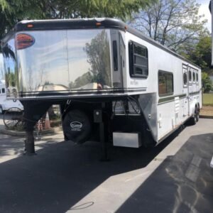 2003 Sundowner Trailers LQ 4H 8010 SIERRA Horse Trailer Online | R-H Container Service