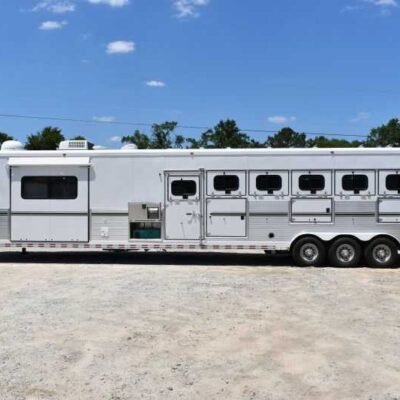2005 Sundowner Sunlite 6LQ Horse Trailer with 11' Short Wall 725 Grand Sierra 8612GLQ MidTack