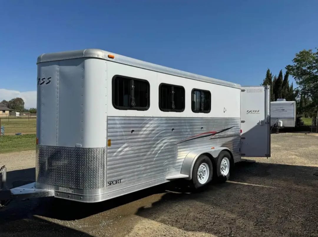 2008 Exiss Sport ES 30B 3 horse slant horse trailer Online | R-H Container Service