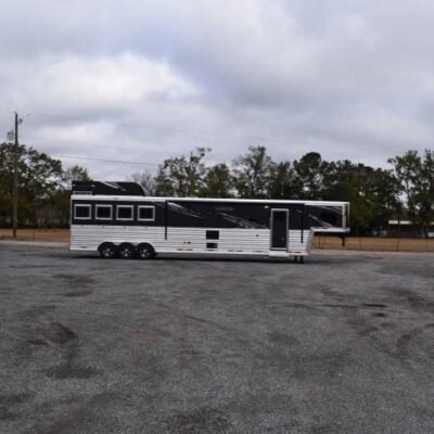 2021 Lakota Bighorn 8418GLQUG 4 Horse Trailer with 18' Short Wall Online | R-H Container Service