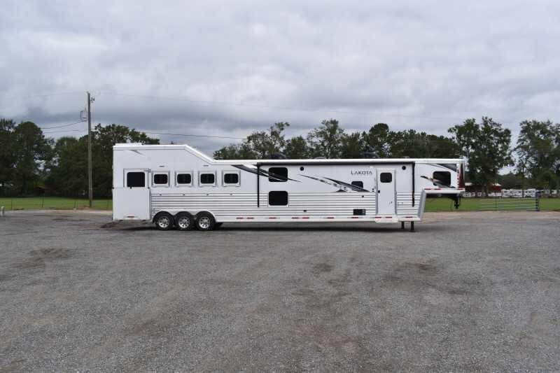 2021 Lakota BigHorn 8519TBB 5 Horse Trailer with 19' Short Wall Online | R-H Container Service