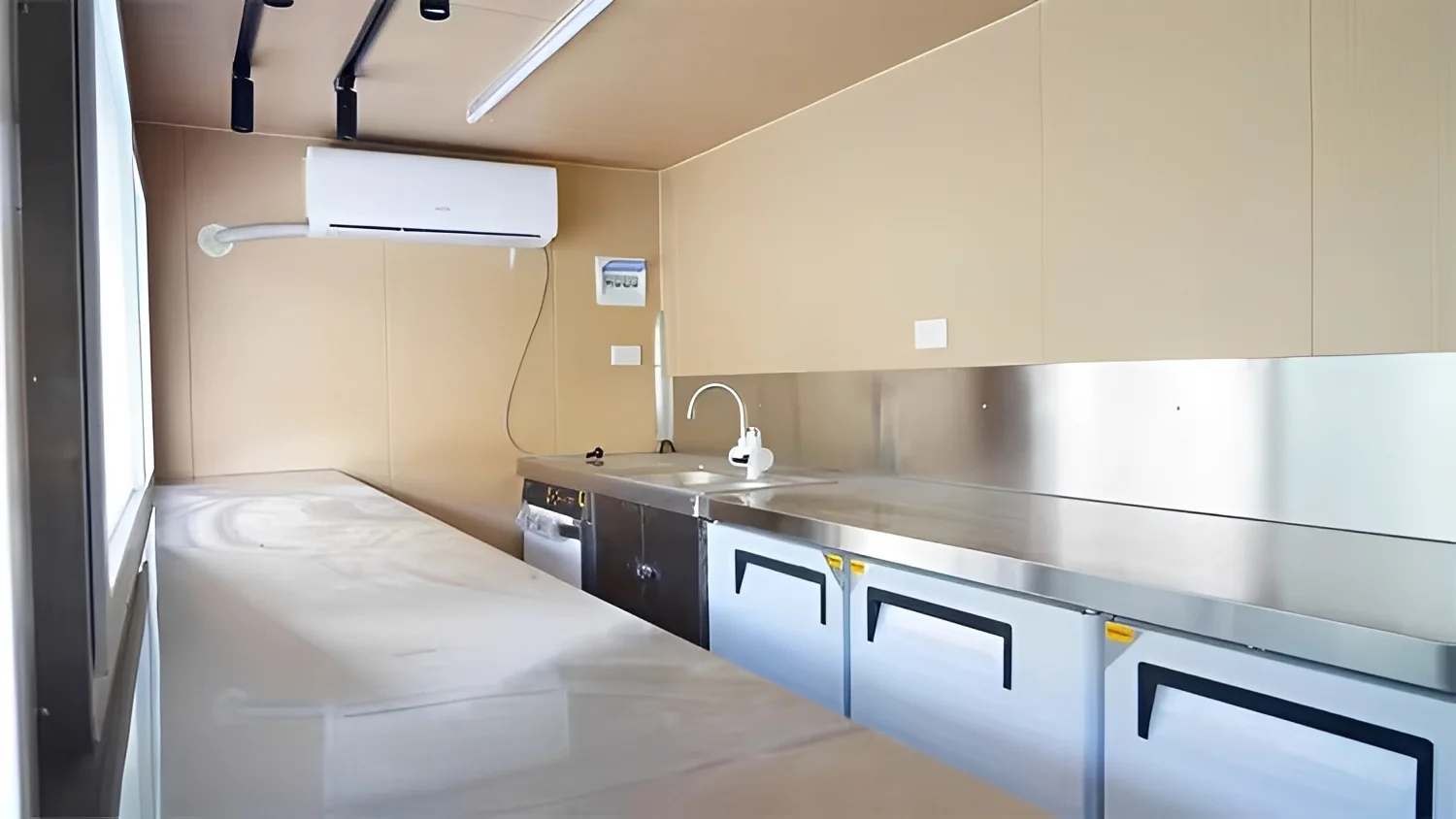 20Ft Shipping Container Shop For Full-Service Restaurant Or Coffee Shop Online | R-H Container Service - Image 2