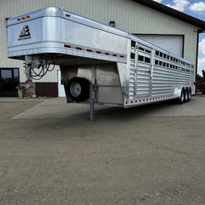 New 2024 Elite Trailers 32FT TRIPLE AXLE STOCK TRAILER W/ 3 COMPARTMENTS Online | R-H Container Service