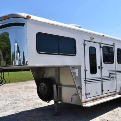 Used 2005 Silver Star 2HGNLQ 2 Horse Trailer with 4' Short Wall Online | R-H Container Service