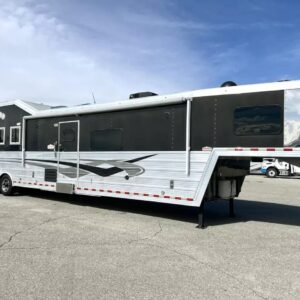 Used 2013 Bloomer 4 Horse 16' LQ, 7'Slide, Air Ride, Pod, Mister/Water Sys Air ride, HWH Slide, Integrated Pod Online | R-H Container Service